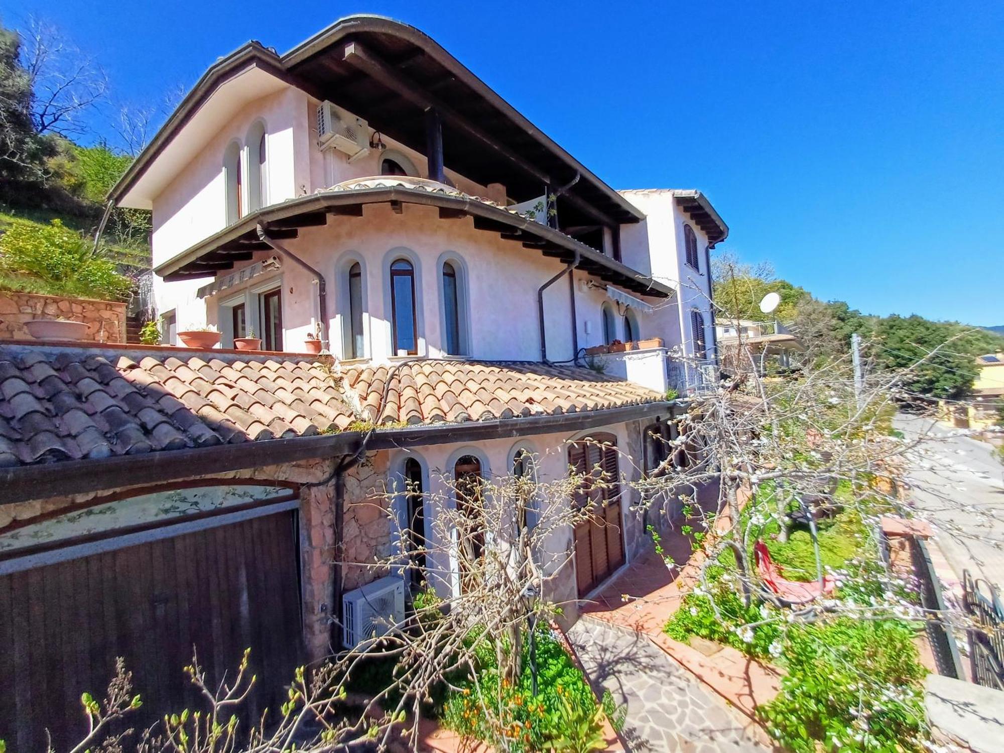 Monti E Mare Bed and Breakfast Lanusei Εξωτερικό φωτογραφία